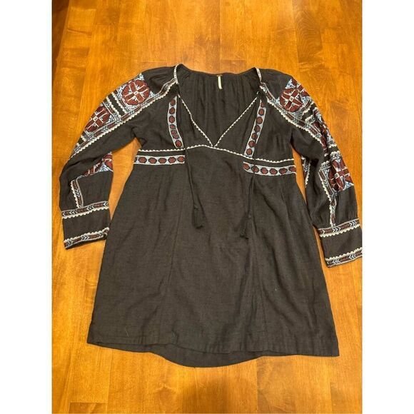 Woman’s free people embroidered long top/dress - Picture 1 of 5